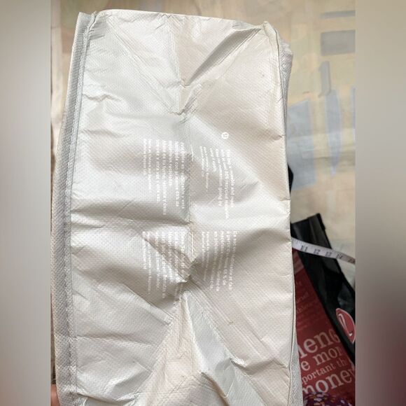 Lululemon Lot of 2 Reusable Shopping Gift Bag Totes Large Small Red / White - Picture 10 of 14
